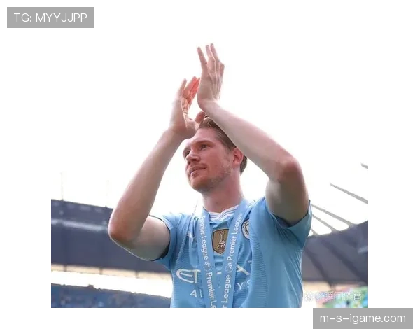 德布劳内金球奖排名出炉，曼城核心闪耀赛场尽显顶级球星风采