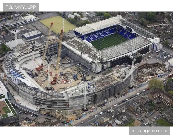 维特斯边路快马闪耀赛场，华丽表现引爆球迷热议