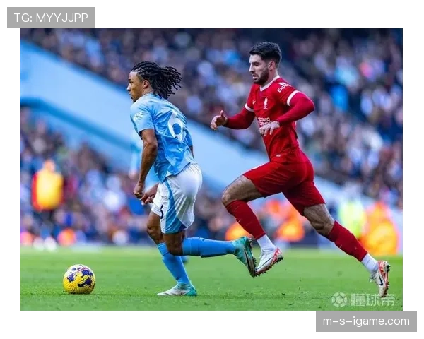 阿克防守数据表现稳健，助力曼城筑起坚固英超防线