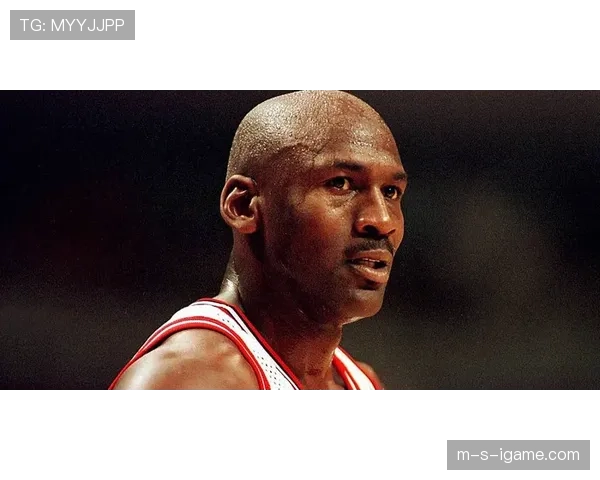 乔丹无球跑动拉开空间，改变90年代得分后卫战术定位